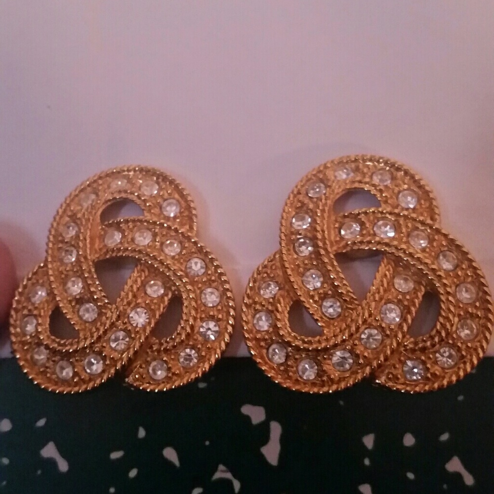Vintage Avon Gold and Diamond Clip On Earrings.